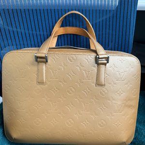 LOUIS VUITTON BUSINESS BAG GUARANTEED AUTHENTIC OR MONEY BACK